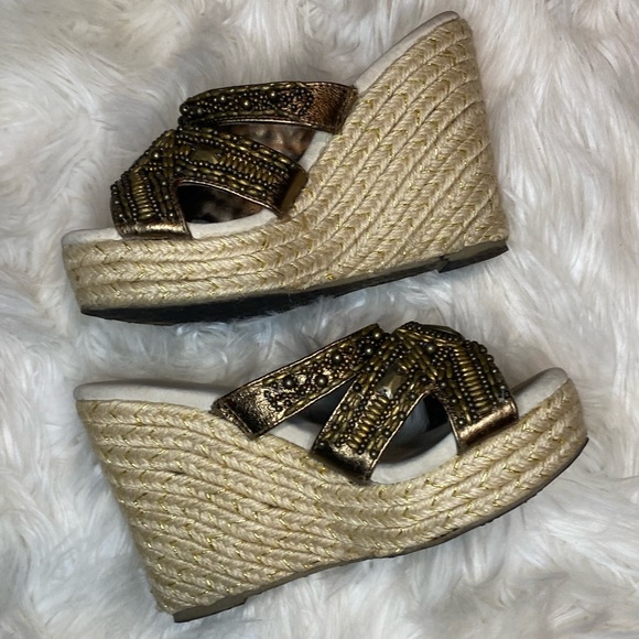 Very Volatile Surplus Bronze Wedge Sandals - Picture 3 of 6